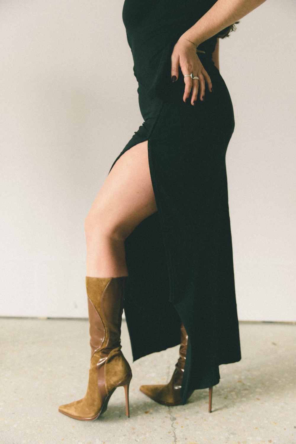The Nola Midi Skirt - Light